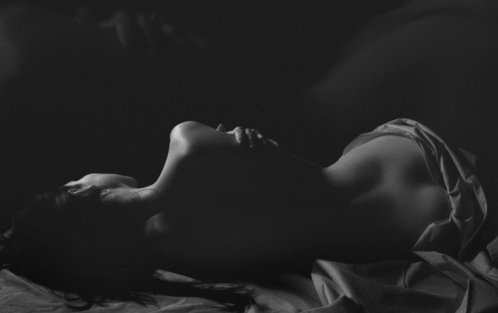 Mujer tumbada